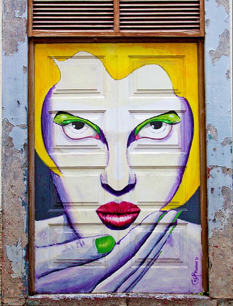 319_Rua dos Barreios, Gil Nuno Mädchenporträt groß.jpg